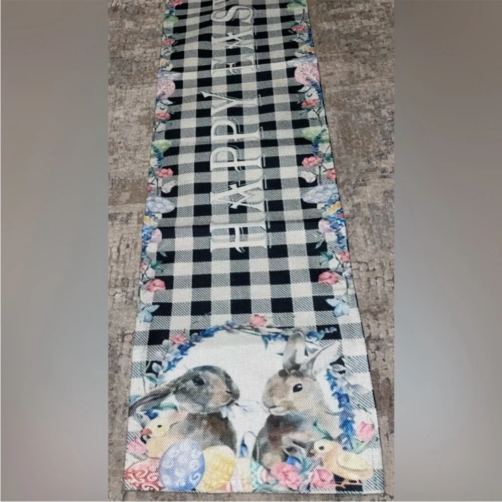 ‘Happy Easter’ table runner
